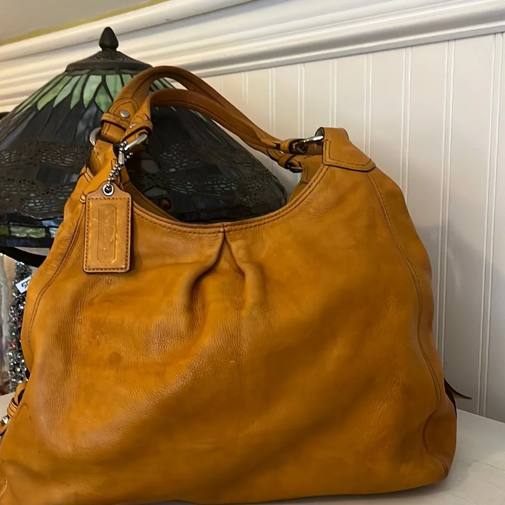 Vintage Coach C0982 Parker hobo purse